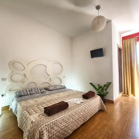 Ebo' 住宿加早餐酒店 奧爾比亞