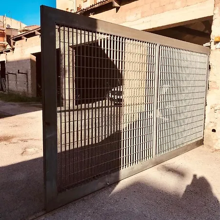 Alojamento de Acomodação e Pequeno-almoço Ebo' Olbia